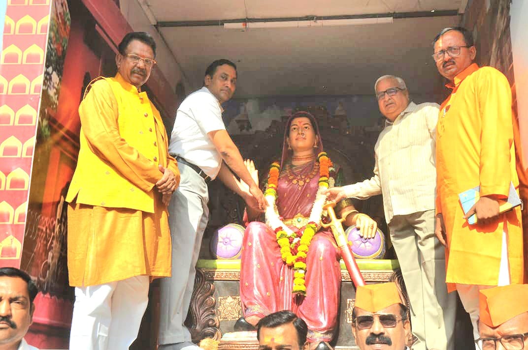 जातीभेदाच्या भिंती गाडून नव्याने समाजव्यवस्था उभी करण्यासाठी 